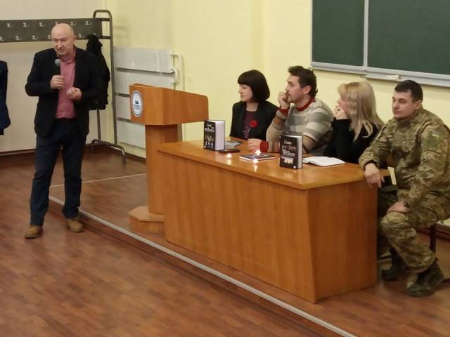 Учасник АТО, автор книги ''В степу під Авдіївкою'', викладач кафедри журналістики Олександр Казимирович Вільчинський